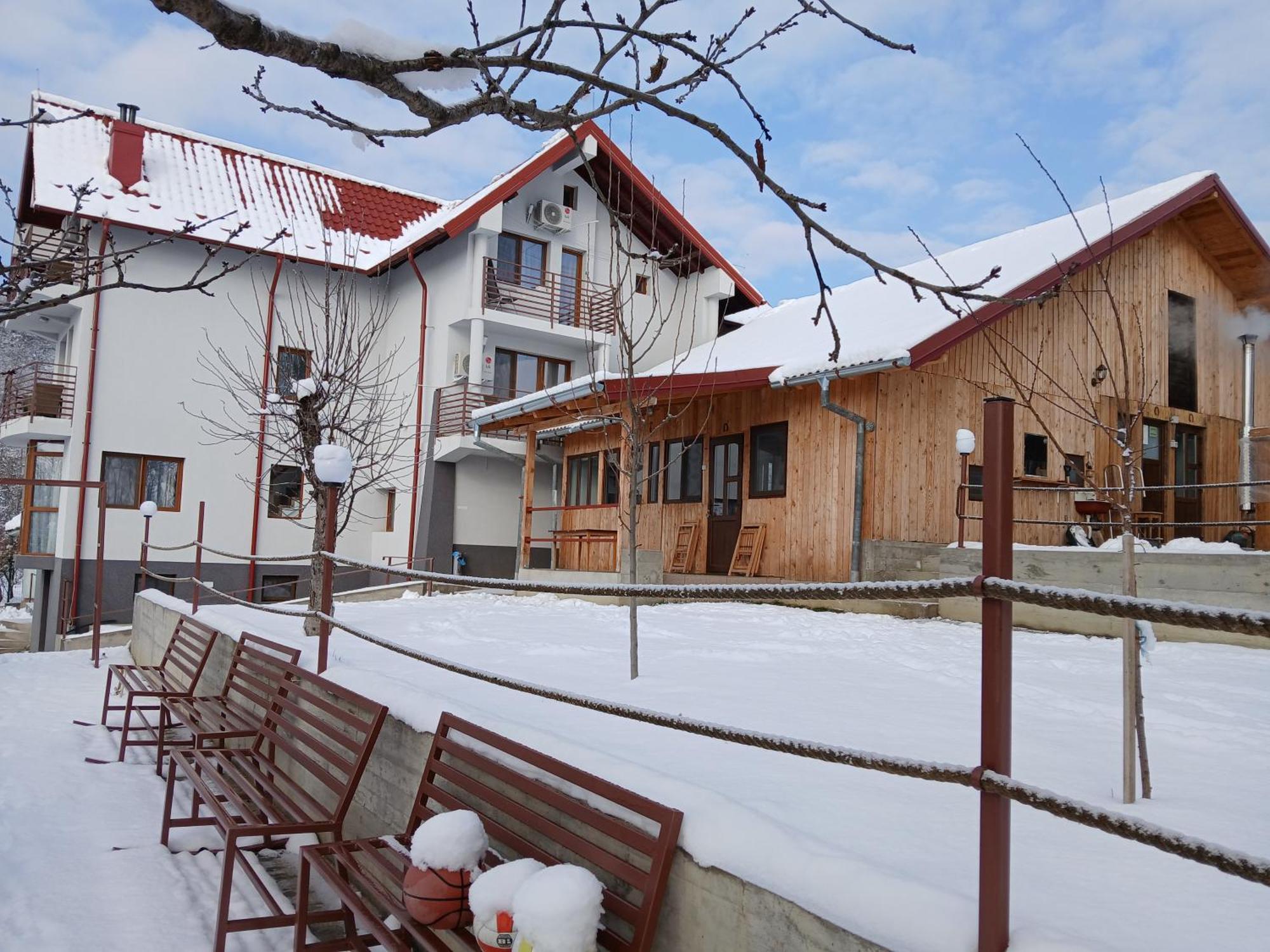Perla Argesului, Ciubar, Piscina, Lift, Gratar, Cabana, Pensiuni, Hotel Cazare Transfagarasan Curtea De Arges Albestii de Arges Ngoại thất bức ảnh