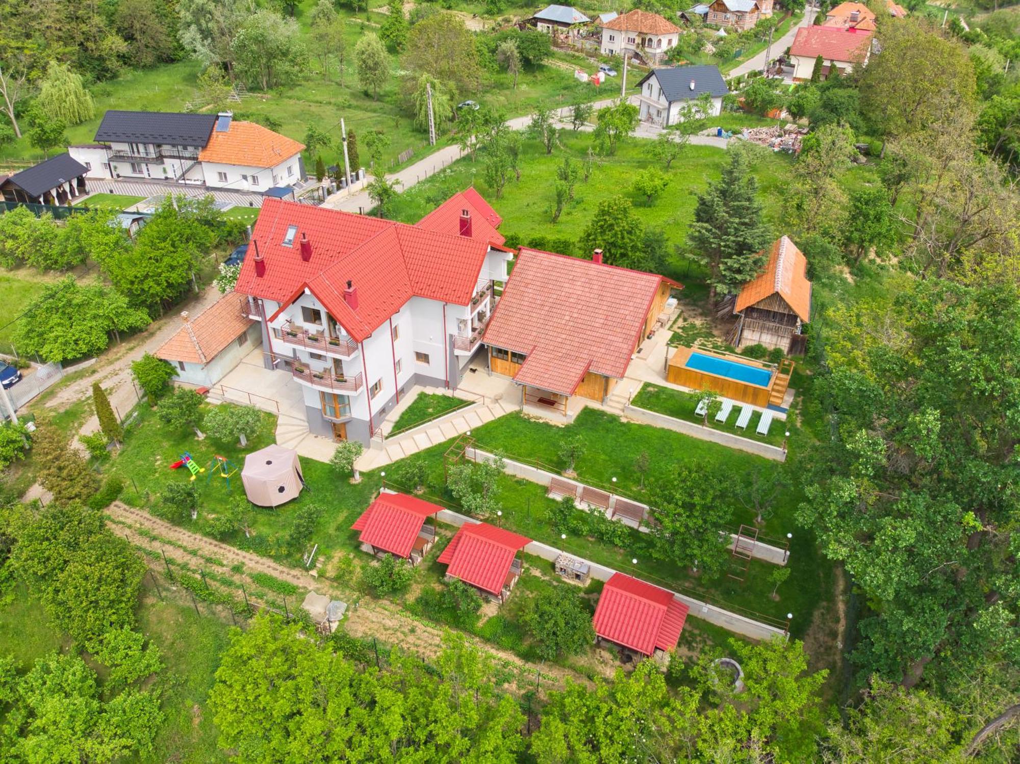 Perla Argesului, Ciubar, Piscina, Lift, Gratar, Cabana, Pensiuni, Hotel Cazare Transfagarasan Curtea De Arges Albestii de Arges Ngoại thất bức ảnh