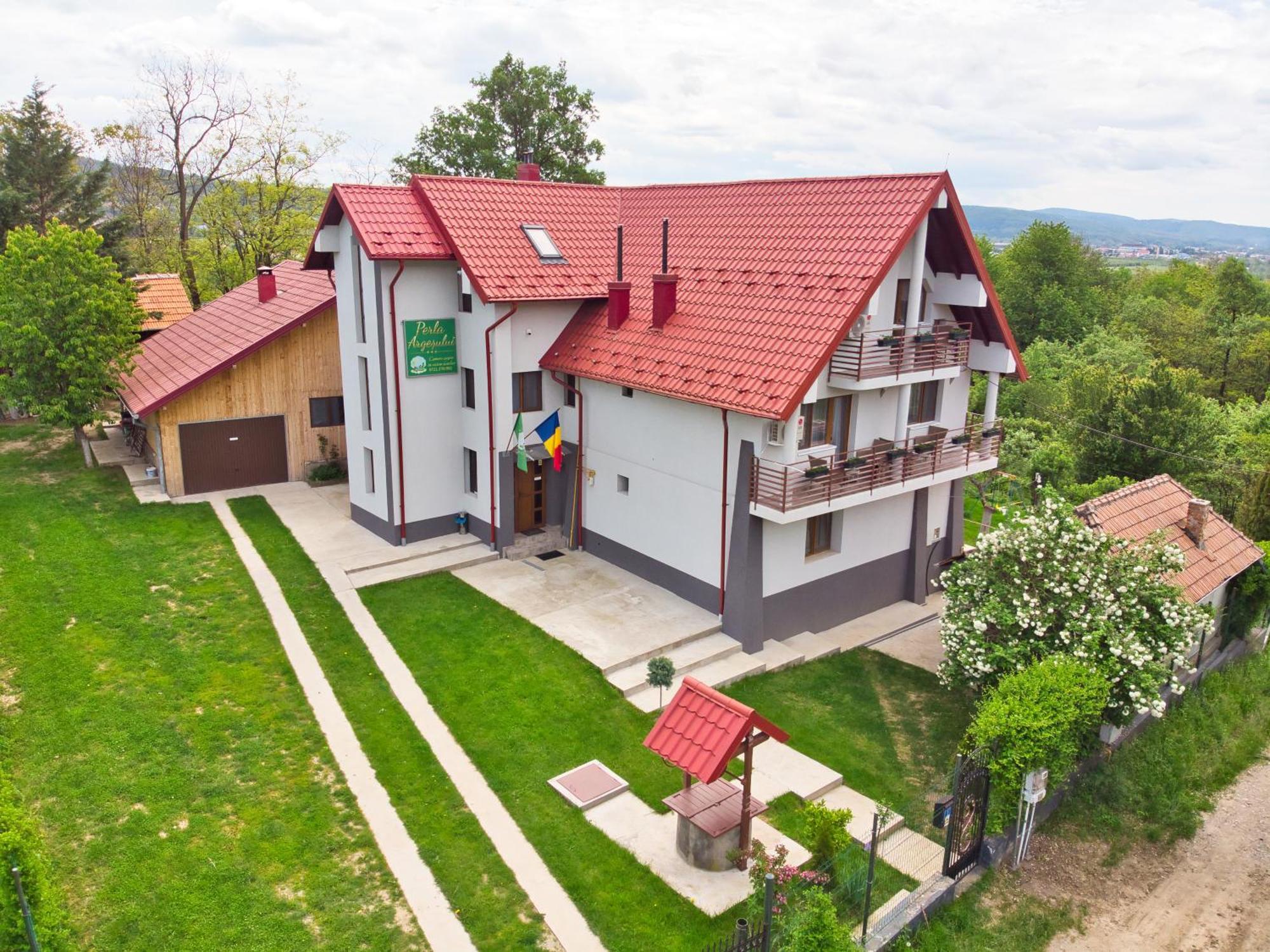 Perla Argesului, Ciubar, Piscina, Lift, Gratar, Cabana, Pensiuni, Hotel Cazare Transfagarasan Curtea De Arges Albestii de Arges Ngoại thất bức ảnh