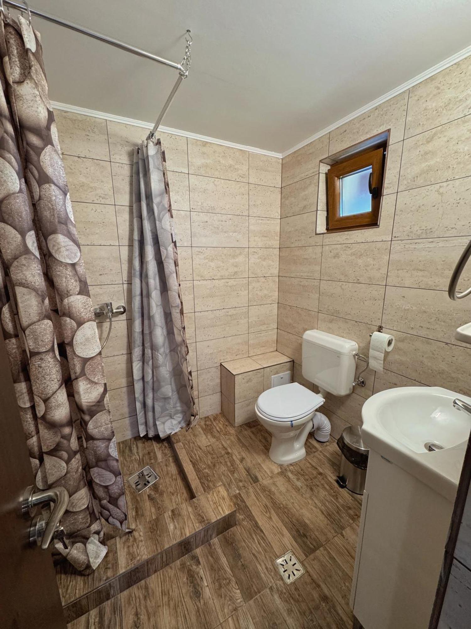 Perla Argesului, Ciubar, Piscina, Lift, Gratar, Cabana, Pensiuni, Hotel Cazare Transfagarasan Curtea De Arges Albestii de Arges Ngoại thất bức ảnh