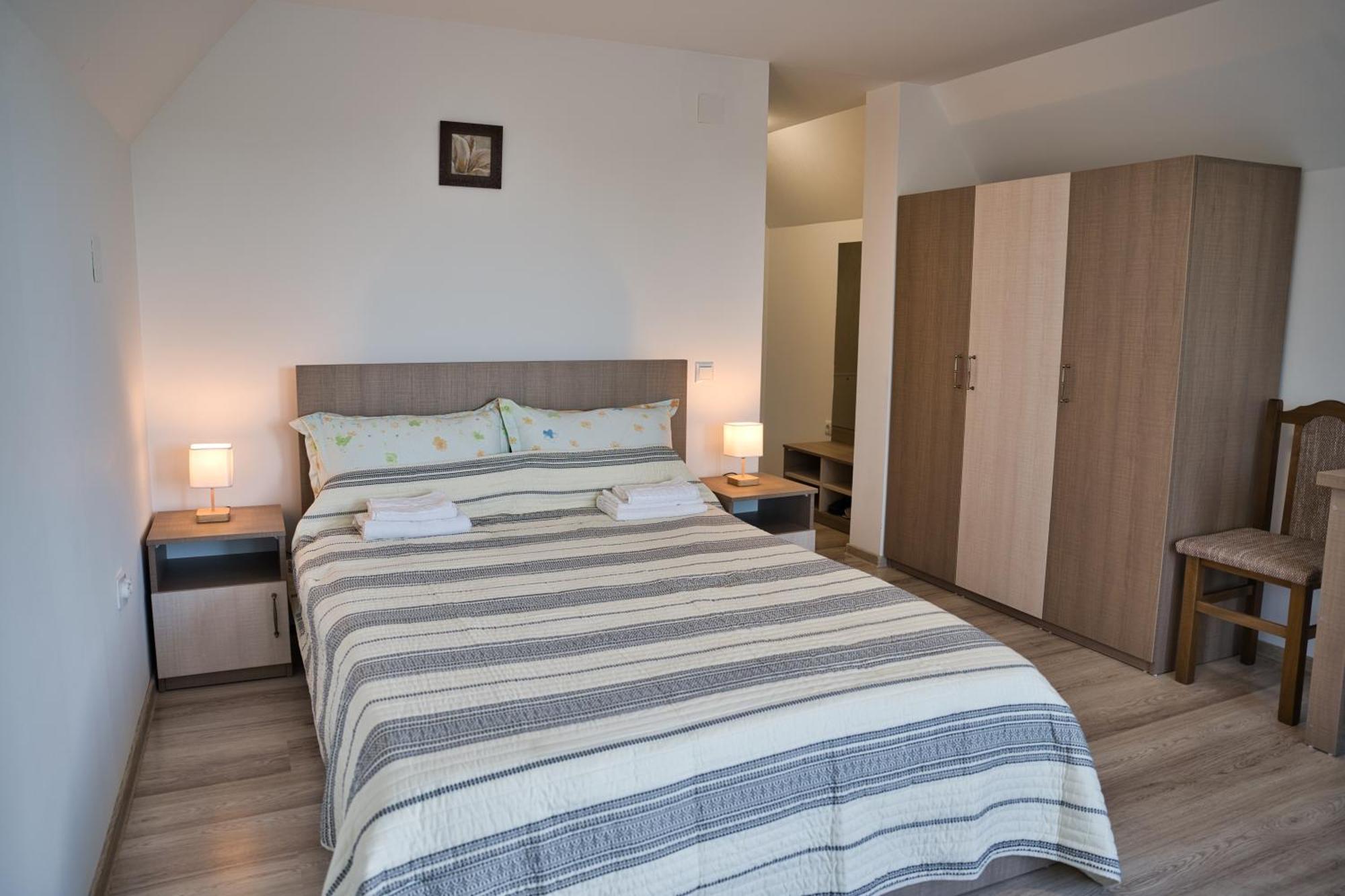 Perla Argesului, Ciubar, Piscina, Lift, Gratar, Cabana, Pensiuni, Hotel Cazare Transfagarasan Curtea De Arges Albestii de Arges Ngoại thất bức ảnh
