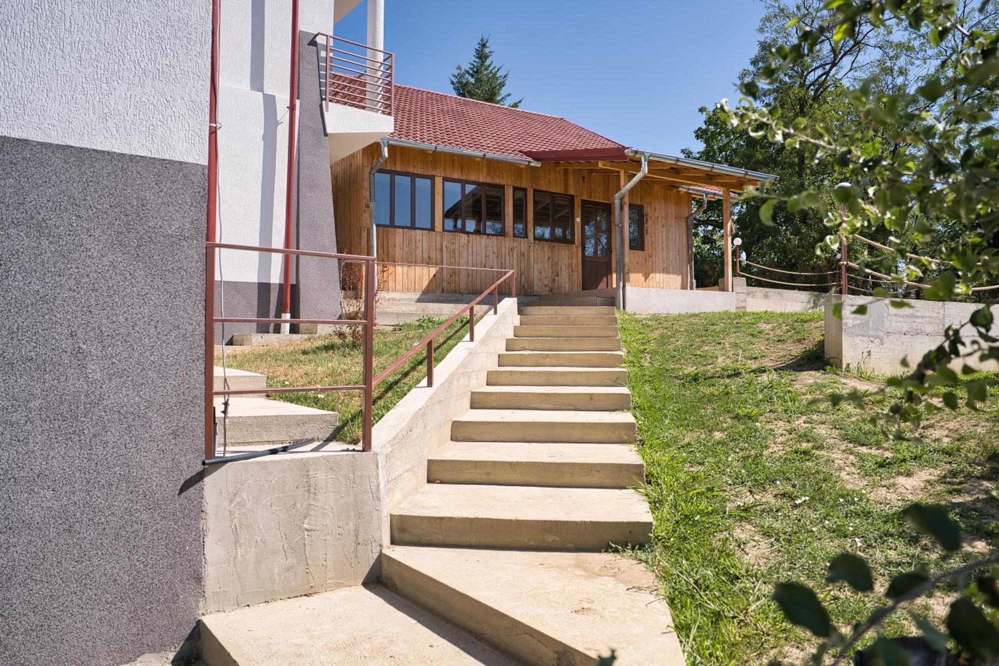 Perla Argesului, Ciubar, Piscina, Lift, Gratar, Cabana, Pensiuni, Hotel Cazare Transfagarasan Curtea De Arges Albestii de Arges Ngoại thất bức ảnh
