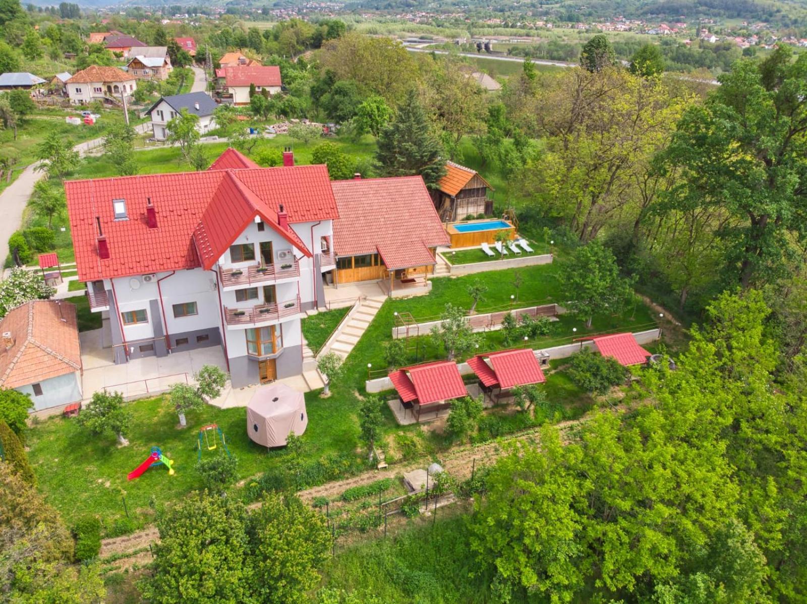 Perla Argesului, Ciubar, Piscina, Lift, Gratar, Cabana, Pensiuni, Hotel Cazare Transfagarasan Curtea De Arges Albestii de Arges Ngoại thất bức ảnh