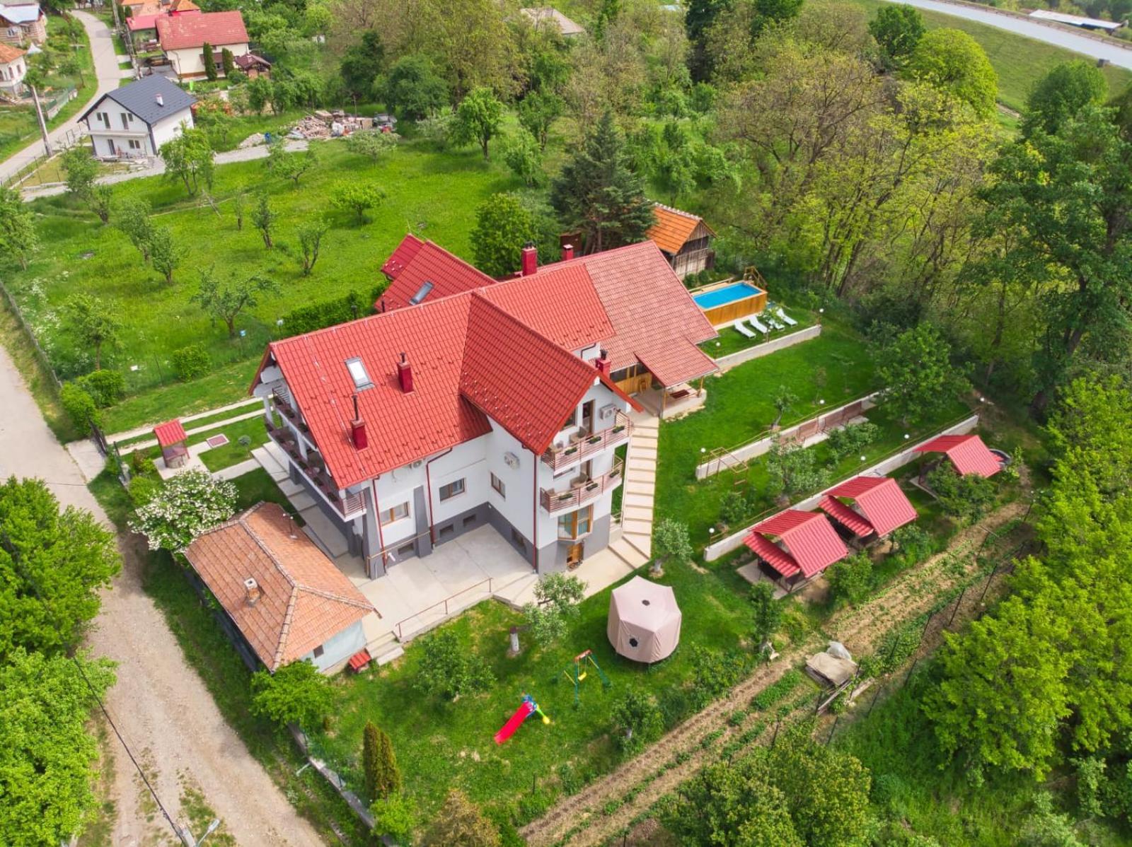 Perla Argesului, Ciubar, Piscina, Lift, Gratar, Cabana, Pensiuni, Hotel Cazare Transfagarasan Curtea De Arges Albestii de Arges Ngoại thất bức ảnh