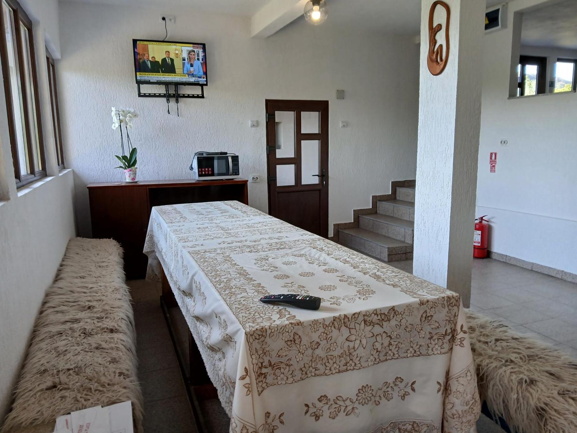 Perla Argesului, Ciubar, Piscina, Lift, Gratar, Cabana, Pensiuni, Hotel Cazare Transfagarasan Curtea De Arges Albestii de Arges Ngoại thất bức ảnh
