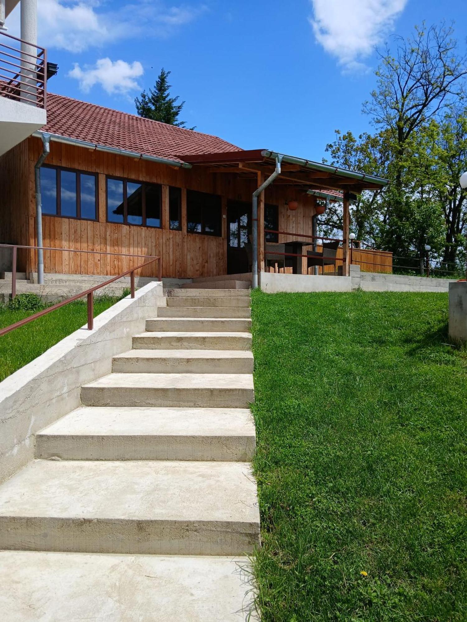 Perla Argesului, Ciubar, Piscina, Lift, Gratar, Cabana, Pensiuni, Hotel Cazare Transfagarasan Curtea De Arges Albestii de Arges Ngoại thất bức ảnh