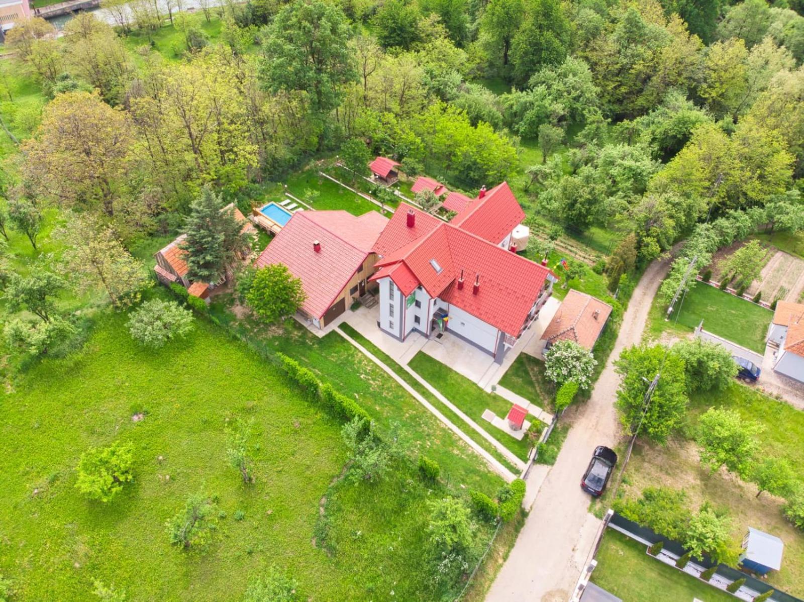 Perla Argesului, Ciubar, Piscina, Lift, Gratar, Cabana, Pensiuni, Hotel Cazare Transfagarasan Curtea De Arges Albestii de Arges Ngoại thất bức ảnh